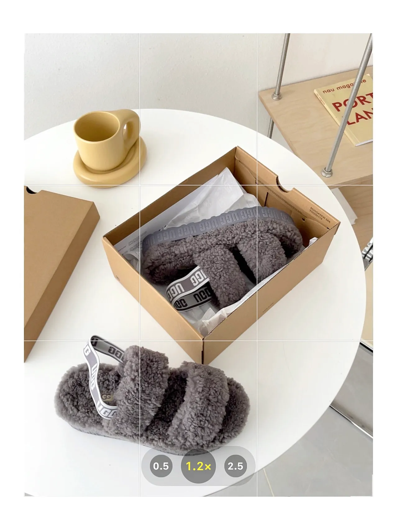 💰440 UGG sheepskin all-in-one snow boots 0876 new autumn and winter style Zhou Dongyu's same style furry slippers Product name: Ovlafita, Longfeng Teddy fur muffin bottom slippers, new at the counter simultaneously It is an upgraded version of the classic oh yeah sandals, the corrugated sheepskin material is used to make it more fashionable and cool, the heel strap is the highlight of the entire design, the muffin bottom visually increases, good news for small sisters, large quantities in stock Code number: 35-41 Color: white, gray, black, pink, army green, maroon